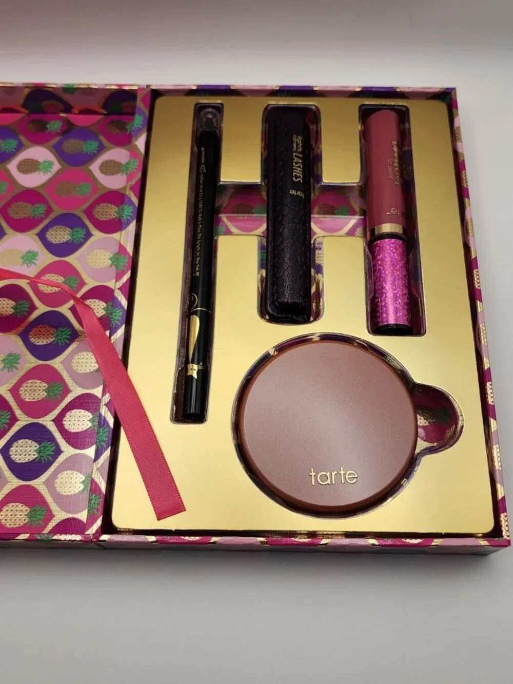 Tarte Pineapple of My Eye Collector’s Set Eyeshadow Palette Makeup Kit  Holiday